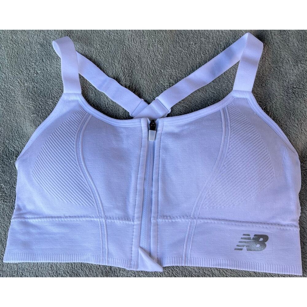 NEW No Tags New Balance NB Sports Bra Size Small Seamless Front Zip White